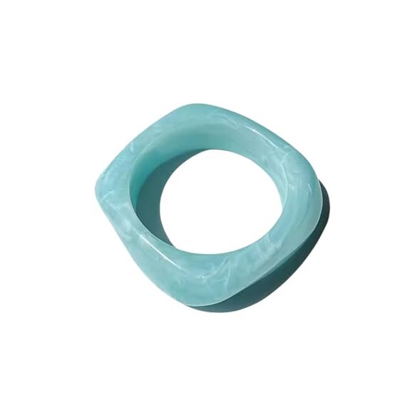 Acrylic Bangle Bracelet – Thick Resin Fashion Jewelry for Women, Light Tortoiseshell Square Accessory